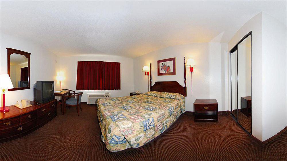 Econo Lodge Gallup Bagian luar foto