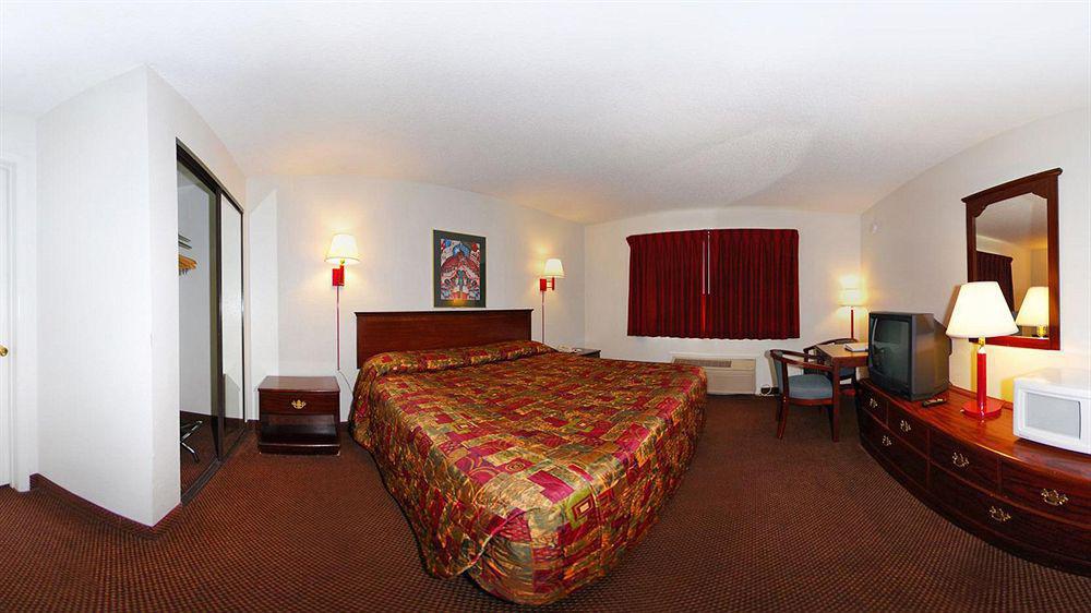 Econo Lodge Gallup Bagian luar foto