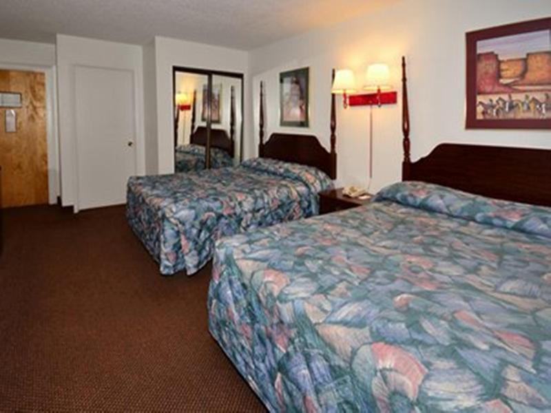 Econo Lodge Gallup Bagian luar foto
