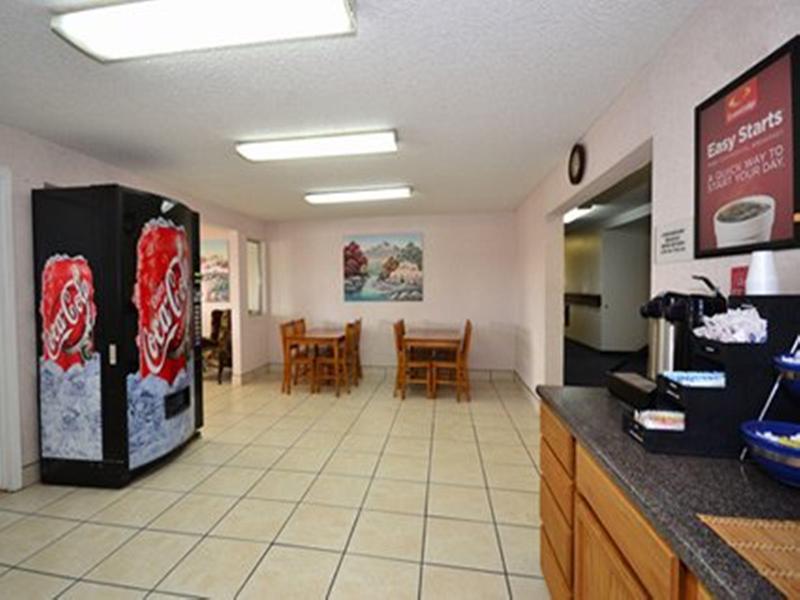 Econo Lodge Gallup Restoran foto
