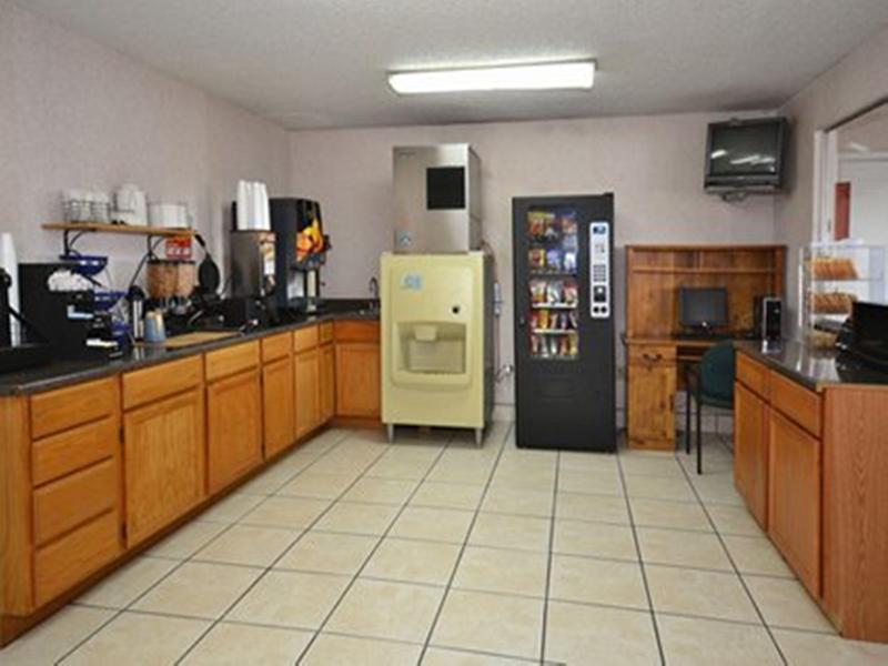 Econo Lodge Gallup Restoran foto