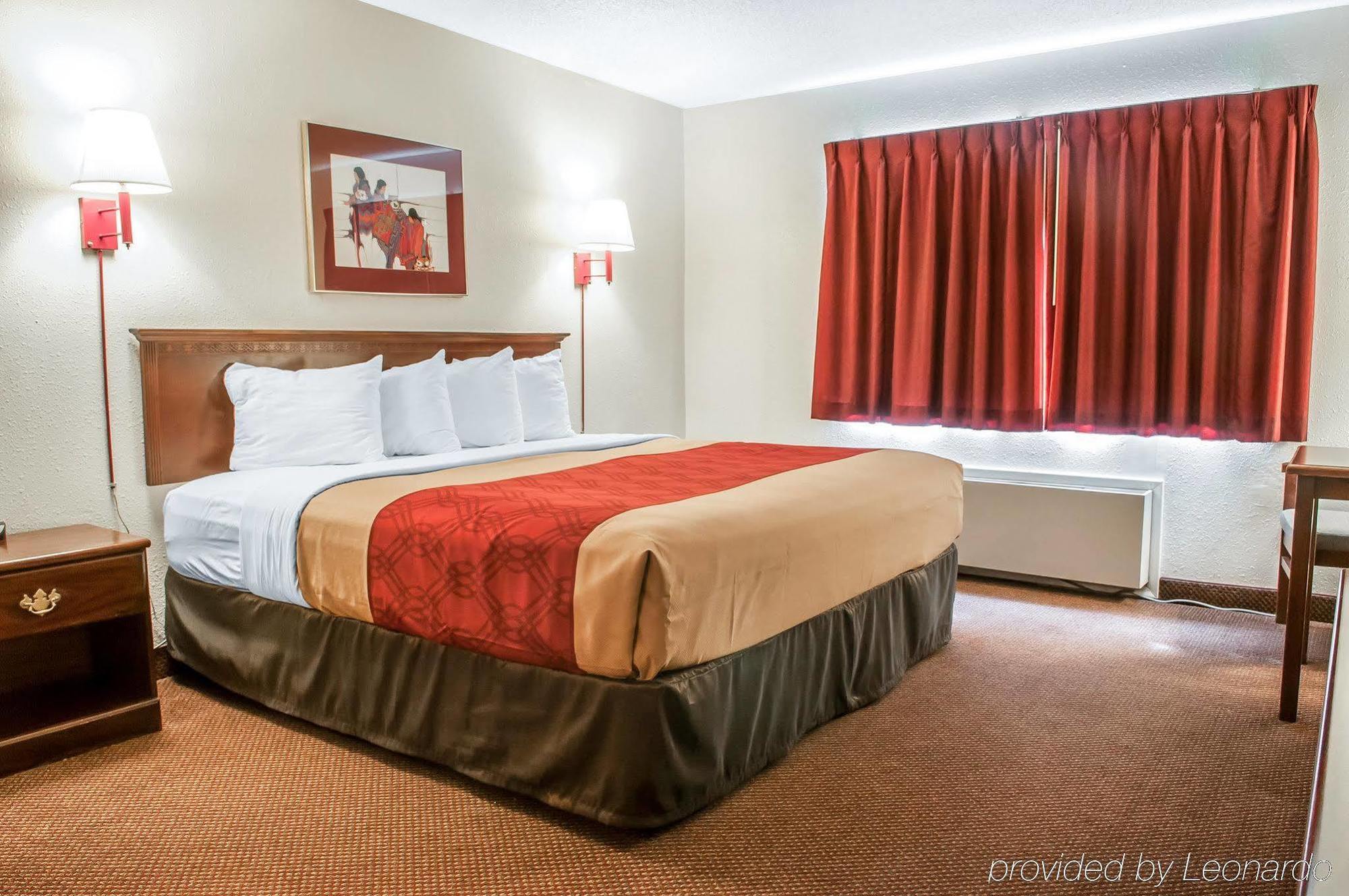 Econo Lodge Gallup Bagian luar foto